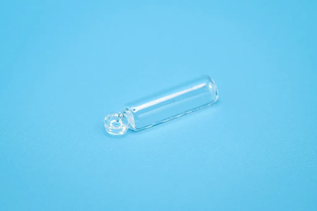 Quarzschiffchen mit Öse, Gesamtlänge 40 mm ohne Öse 32 x 11 x 7-8 mm, Öse 8 x 4 mm