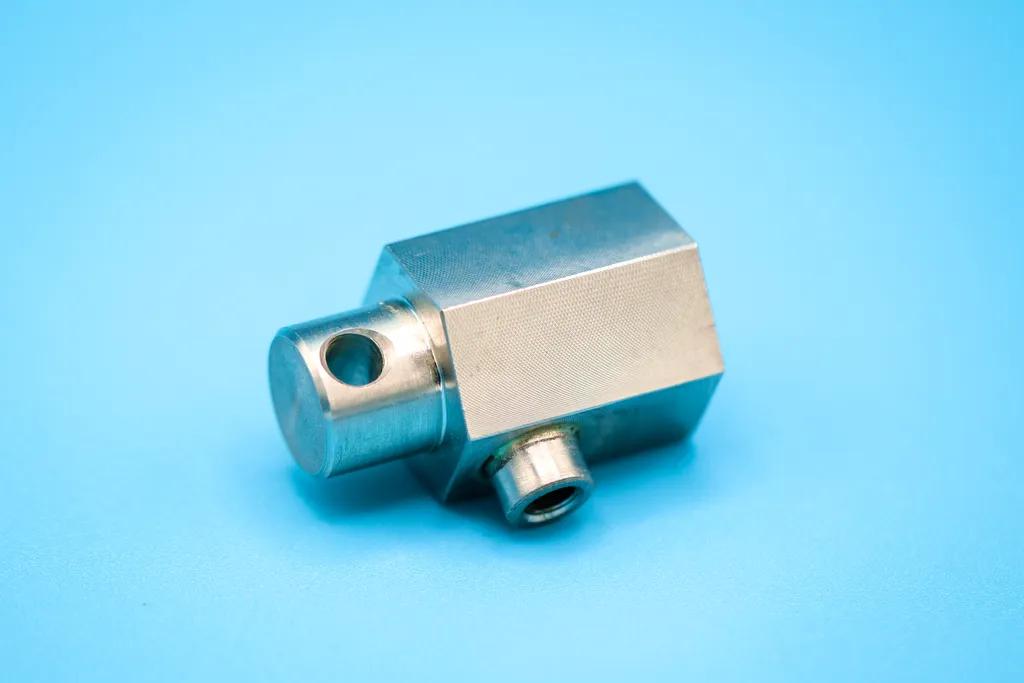 Bottom Connection 18 mm (2x1 mm) for EA Flash1112/2000