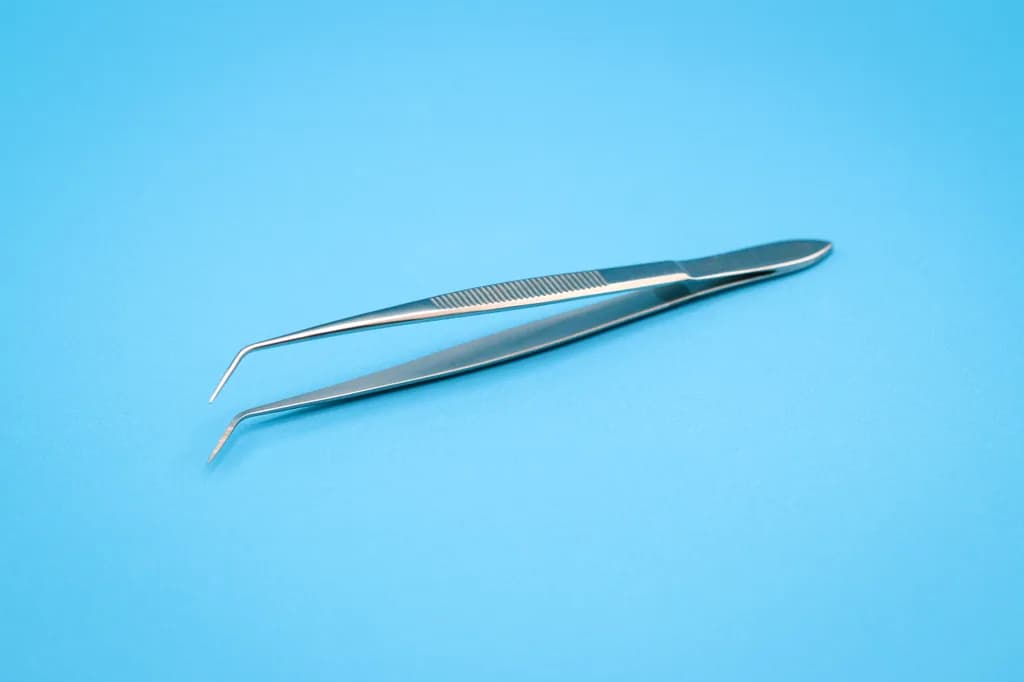 Fine preparation tweezer, curved 145 mm