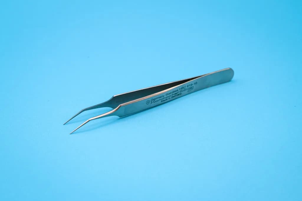 Tweezers for watchmakers, curved, standard type